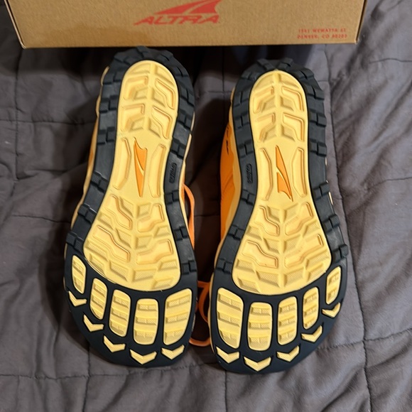 Alta Superior trail runners. - Picture 2 of 4